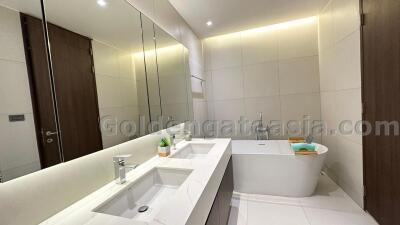 3-Bedrooms plus Study High-End Apartment - Sukhumvit 39 (Phrom Phong)