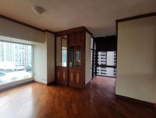 Sithakarn Condominium 3 bedroom condo for sale