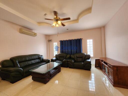 3 Bedrooms House in Jomtien Garden Village East Pattaya H001931