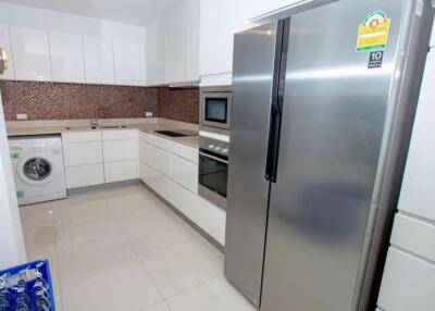 Luxury two-bedroom, fully furnished apartment to for sale