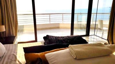 3 bedroom condo with breathtaking sea view