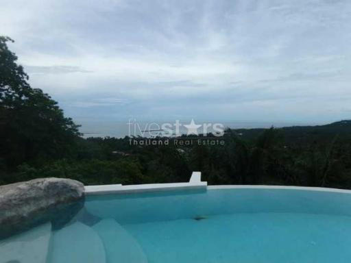 4-bedrooms villa with panoramic sea views in Hua Thanon