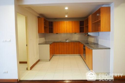 3-BR Apt. near BTS Phloen Chit