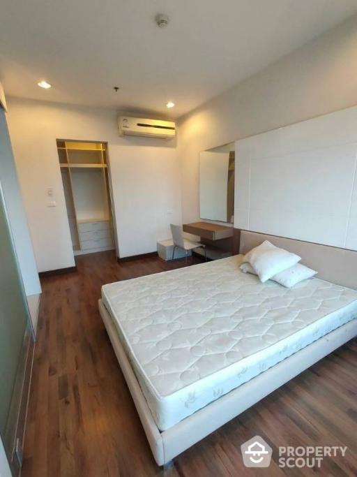 1-BR Condo at Q House Sathorn near BTS Krung Thon Buri