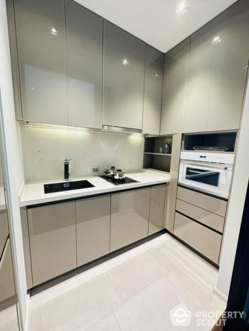 1-BR Condo at The Diplomat 39 near BTS Phrom Phong