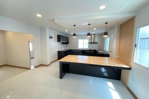 4 Bedrooms Brand new 2 Story House For Sale Near Kad farang
