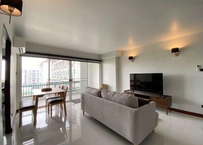 2 bed newly renovated unit for sale in Muang Chiang Mai