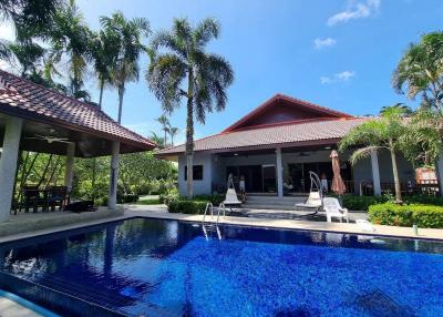 Luxurious 4-Bedroom Home in Beautiful Phuket, Thailand