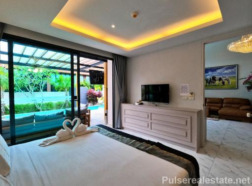 Modern 3 Bedroom Pool Villa for Sale in Cherngtalay, near Boat Avenue, Laguna & Golf