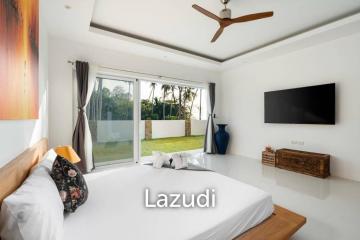 Sunset View Beachfront Villa in Lipa Noi