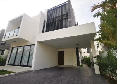 Modern 5 Bedrooms With Private Pool For Sale In Laguna Phuket