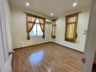 Large detached house for rent, Sriracha, The Boulevard Village.