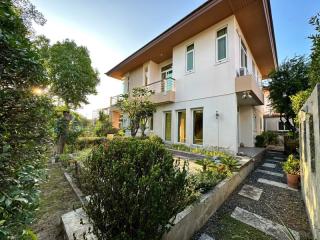 Large detached house for rent, Sriracha, The Boulevard Village.