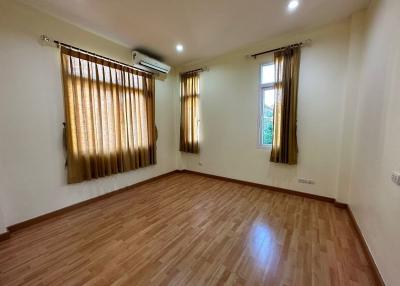 Large detached house for rent, Sriracha, The Boulevard Village.