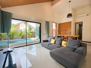 2 Bedrooms House in The Maple Huay Yai H011291