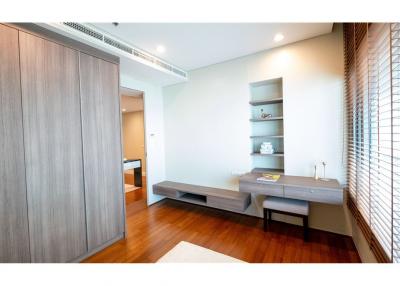 For Rent : Bright Sukhumvit 24 -  Modern 2 Bedroom  in the Heart of Sukhumvit