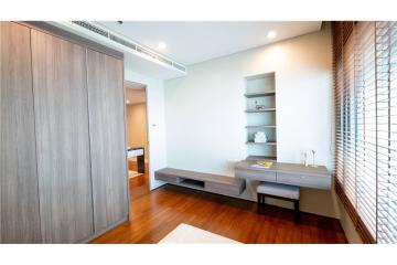 For Rent : Bright Sukhumvit 24 -  Modern 2 Bedroom  in the Heart of Sukhumvit