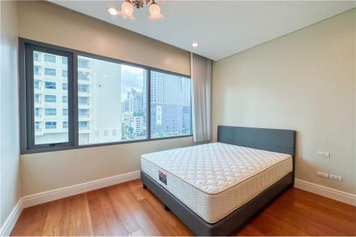 For Rent : Bright Sukhumvit 24 -  Modern 2 Bedroom  in the Heart of Sukhumvit