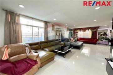 170 Sqm., 4 Beds Townhouse listed for ฿ 3,300,000.