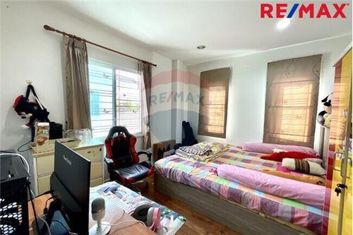 170 Sqm., 4 Beds Townhouse listed for ฿ 3,300,000.