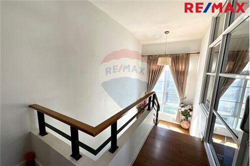 170 Sqm., 4 Beds Townhouse listed for ฿ 3,300,000.