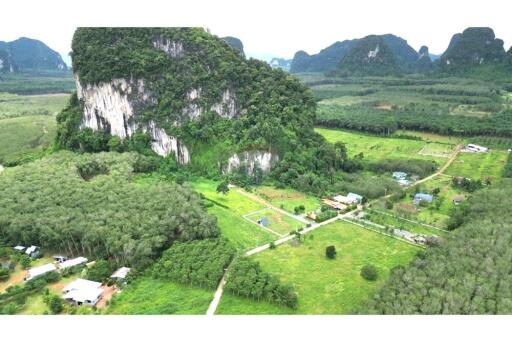 33,300 Sqm. Land listed for ฿ 2,300,000.