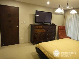 2-BR Condo at Baan Prompong Condominium near MRT Phetchaburi (ID 513487)