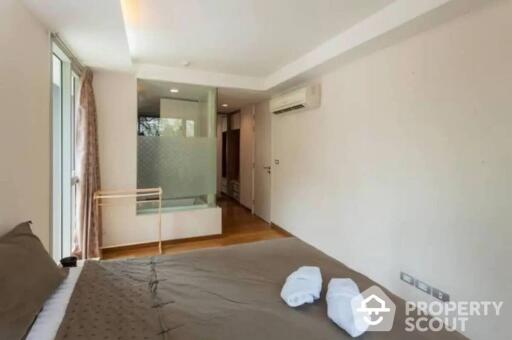 2-BR Condo at Via 31 near MRT Sukhumvit