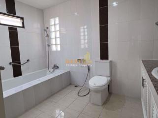 3 Bedrooms Villa / Single House in Royal Park Hill East Pattaya H010077