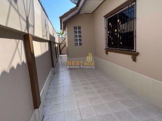 3 Bedrooms Villa / Single House in Royal Park Hill East Pattaya H010077