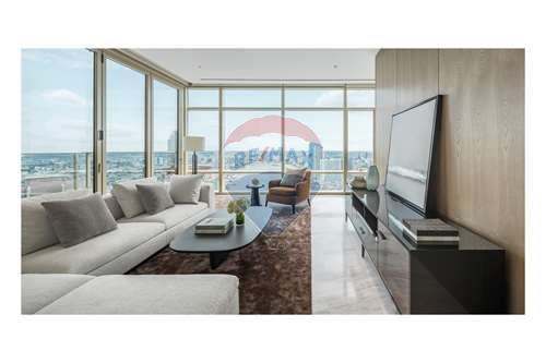 1 Bedroom Suite 48th floor The Four Seasons Private Residences
