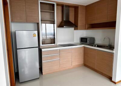 2 bed Condo in The Emporio Place Khlongtan Sub District C020600