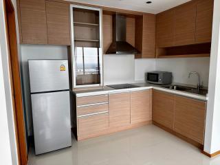 2 bed Condo in The Emporio Place Khlongtan Sub District C020600