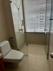 2 bed Condo in The Emporio Place Khlongtan Sub District C020600