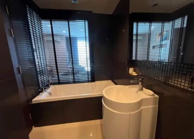 1 bed Condo in Rhythm Sathorn Yan Nawa Sub District C020596