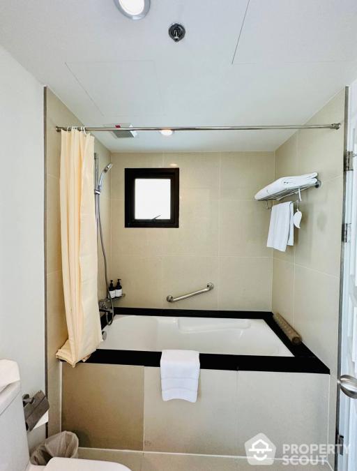 2-BR Serviced Apt. near BTS Sala Daeng