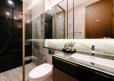 3 bed Condo in The ESSE Sukhumvit 36 Khlongtan Sub District C020603