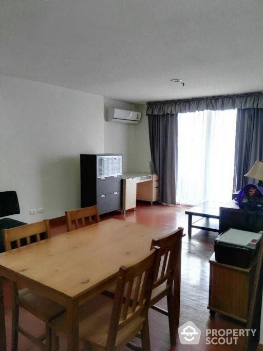 1-BR Condo at Asoke Place near MRT Sukhumvit