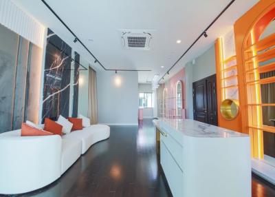 089-515-5440 For rent: Grand Bangkok Boulevard KrungtepKritha 5bedrooms - New project