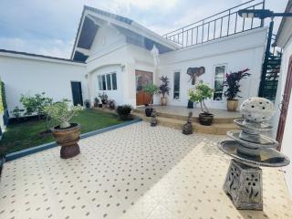 Wararom / Pak Nam Pran: Top-maintained Villa surrounded by beautiful Nature