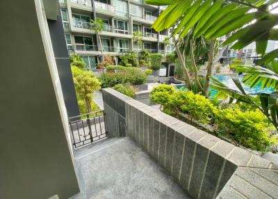 3 Bedrooms Apartment With Pool Access In Apus Pattaya For Sale