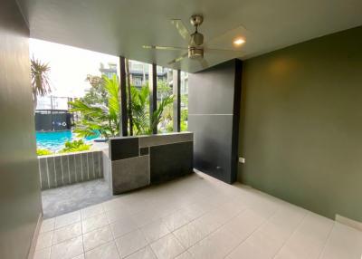 3 Bedrooms Apartment With Pool Access In Apus Pattaya For Sale