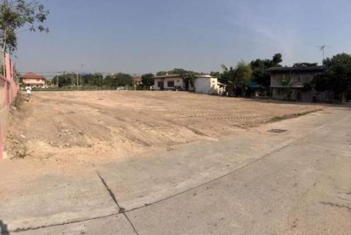 Land for sale, area 412 square meters, Bang Lamung.