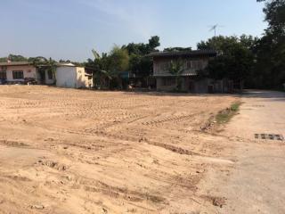 Land for sale, area 412 square meters, Bang Lamung.