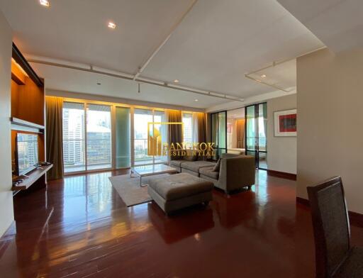 Urbana Langsuan  Spacious 2 Bedroom Property in Chidlom