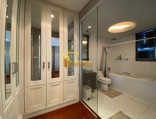 Urbana Langsuan  Spacious 2 Bedroom Property in Chidlom