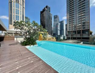 Luxurious 2 Bedroom Apartment Near Phrom Phong Park