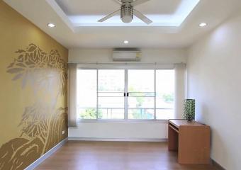 Wonderful 5 Bedroom House For Rent in Thong Lo