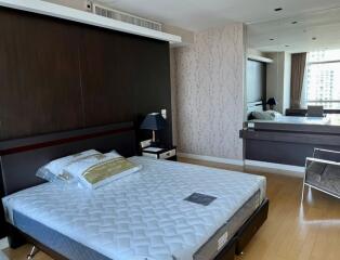 2 Bedroom Condo in Ploenchit  Athenee Residence