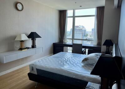 2 Bedroom Condo in Ploenchit  Athenee Residence